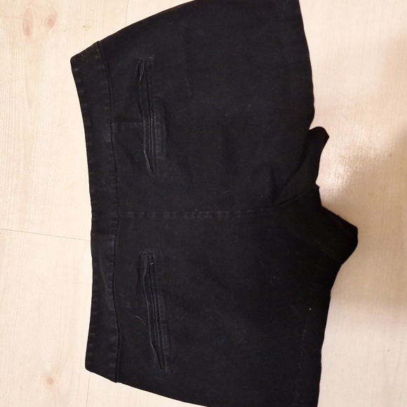 Old Navy Black Shorts - Picture 4 of 6